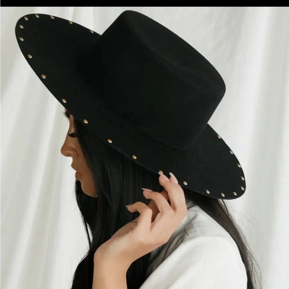 Flat brim hat